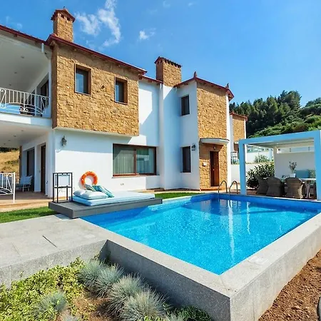 D'oro - Luxury & Hotel 4*